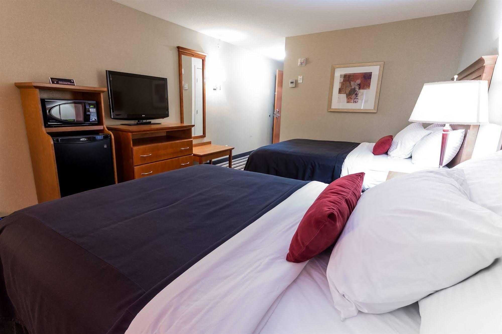 Days Inn & Suites By Wyndham Edmonton Airport Leduc Esterno foto