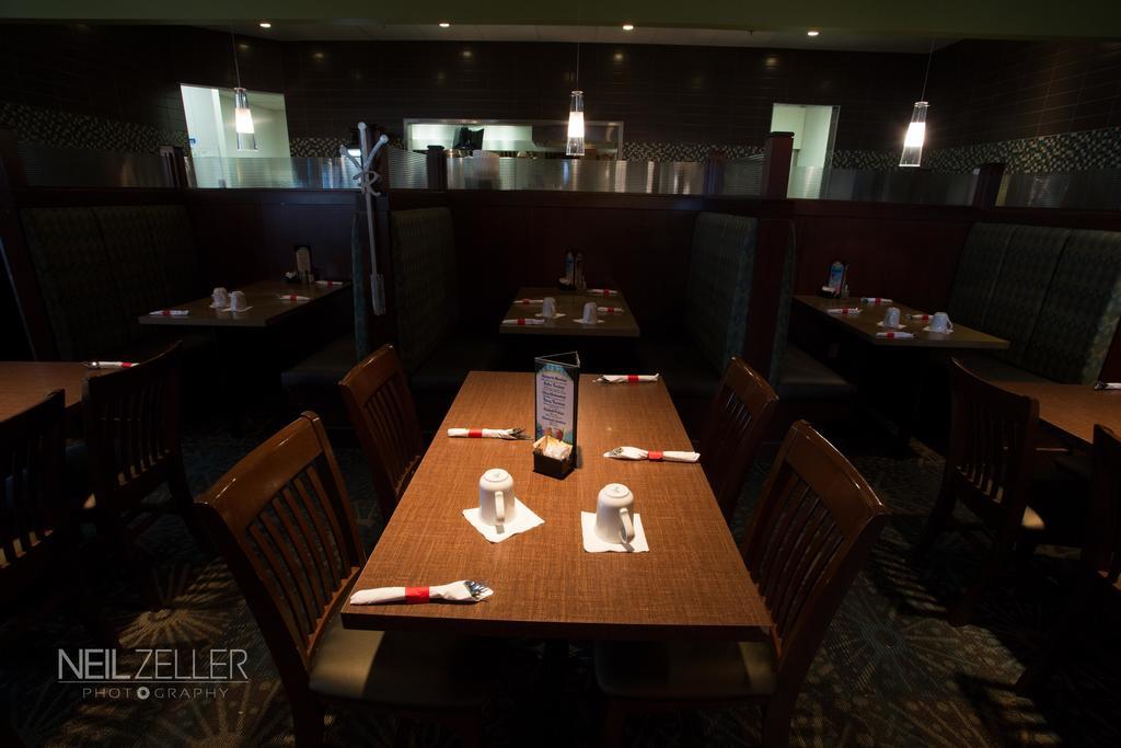 Days Inn & Suites By Wyndham Edmonton Airport Leduc Esterno foto