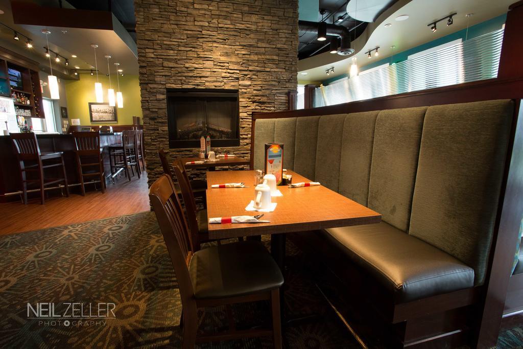 Days Inn & Suites By Wyndham Edmonton Airport Leduc Esterno foto