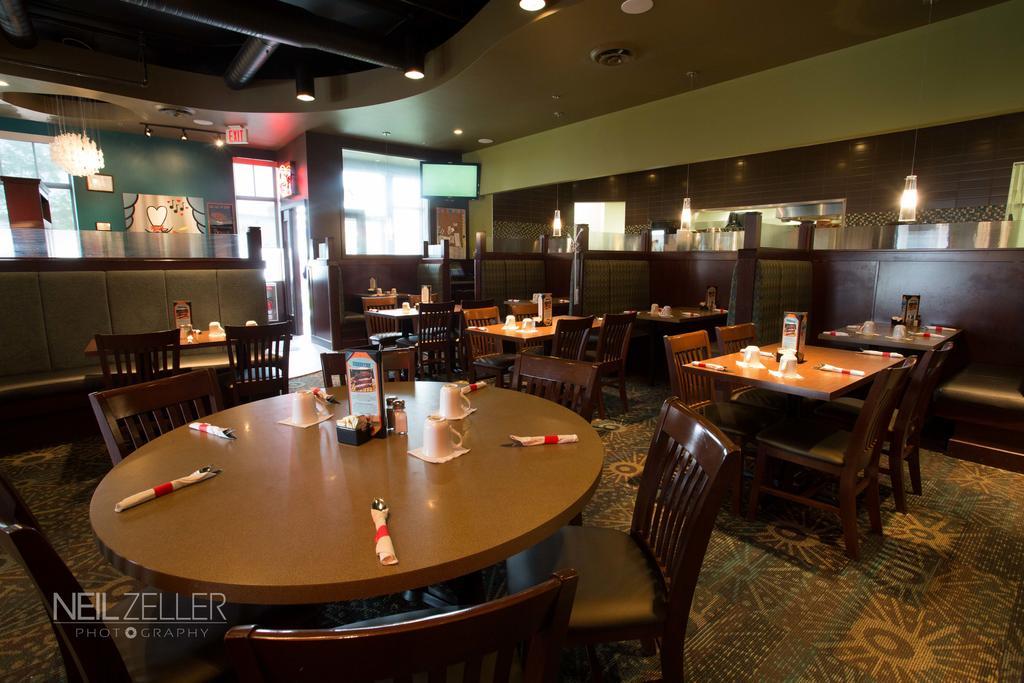 Days Inn & Suites By Wyndham Edmonton Airport Leduc Esterno foto