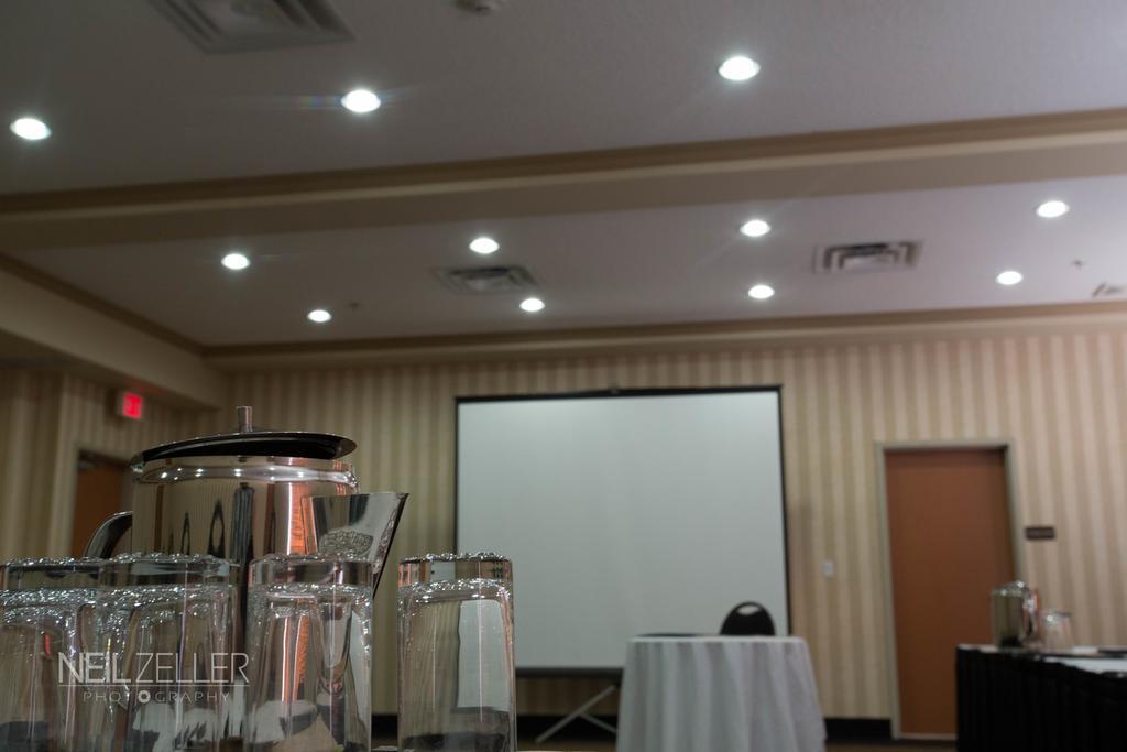 Days Inn & Suites By Wyndham Edmonton Airport Leduc Esterno foto