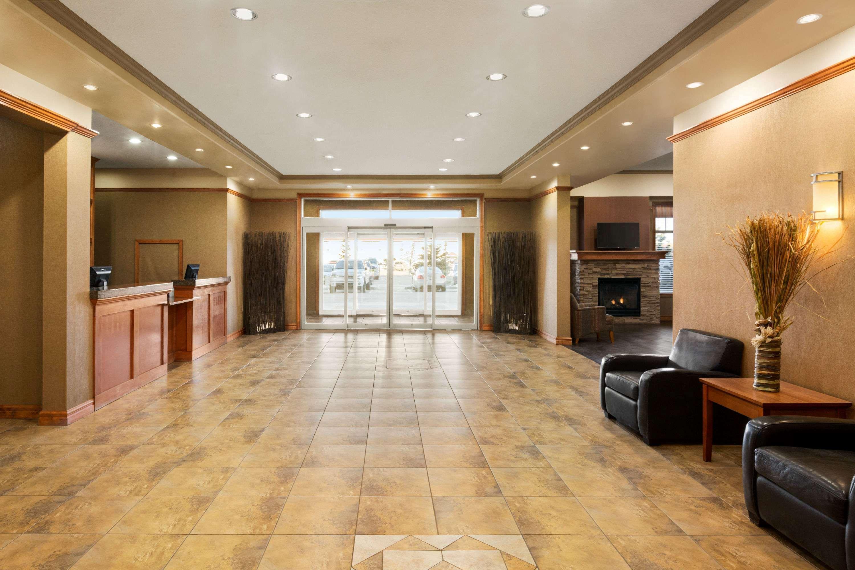 Days Inn & Suites By Wyndham Edmonton Airport Leduc Esterno foto
