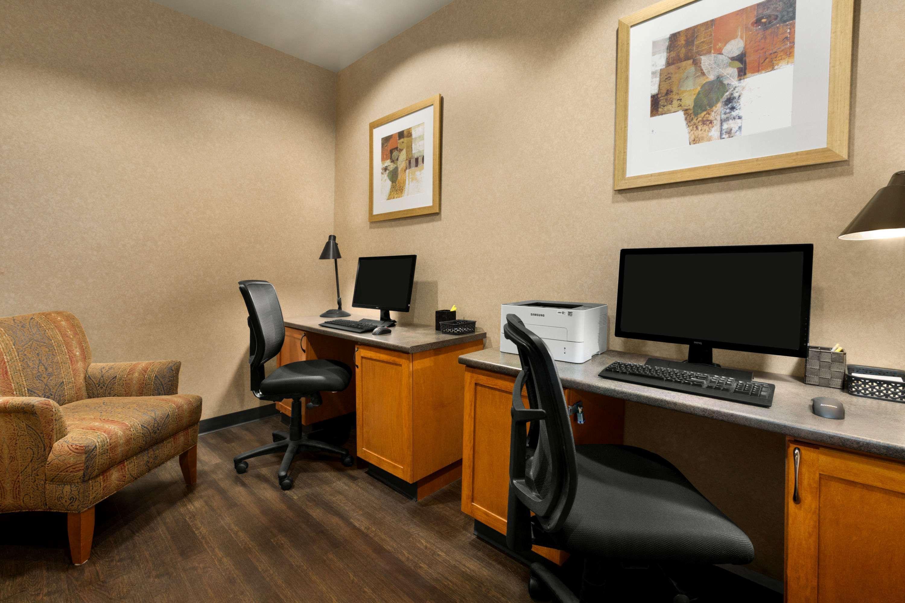 Days Inn & Suites By Wyndham Edmonton Airport Leduc Esterno foto