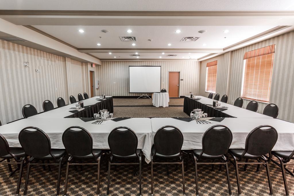 Days Inn & Suites By Wyndham Edmonton Airport Leduc Esterno foto