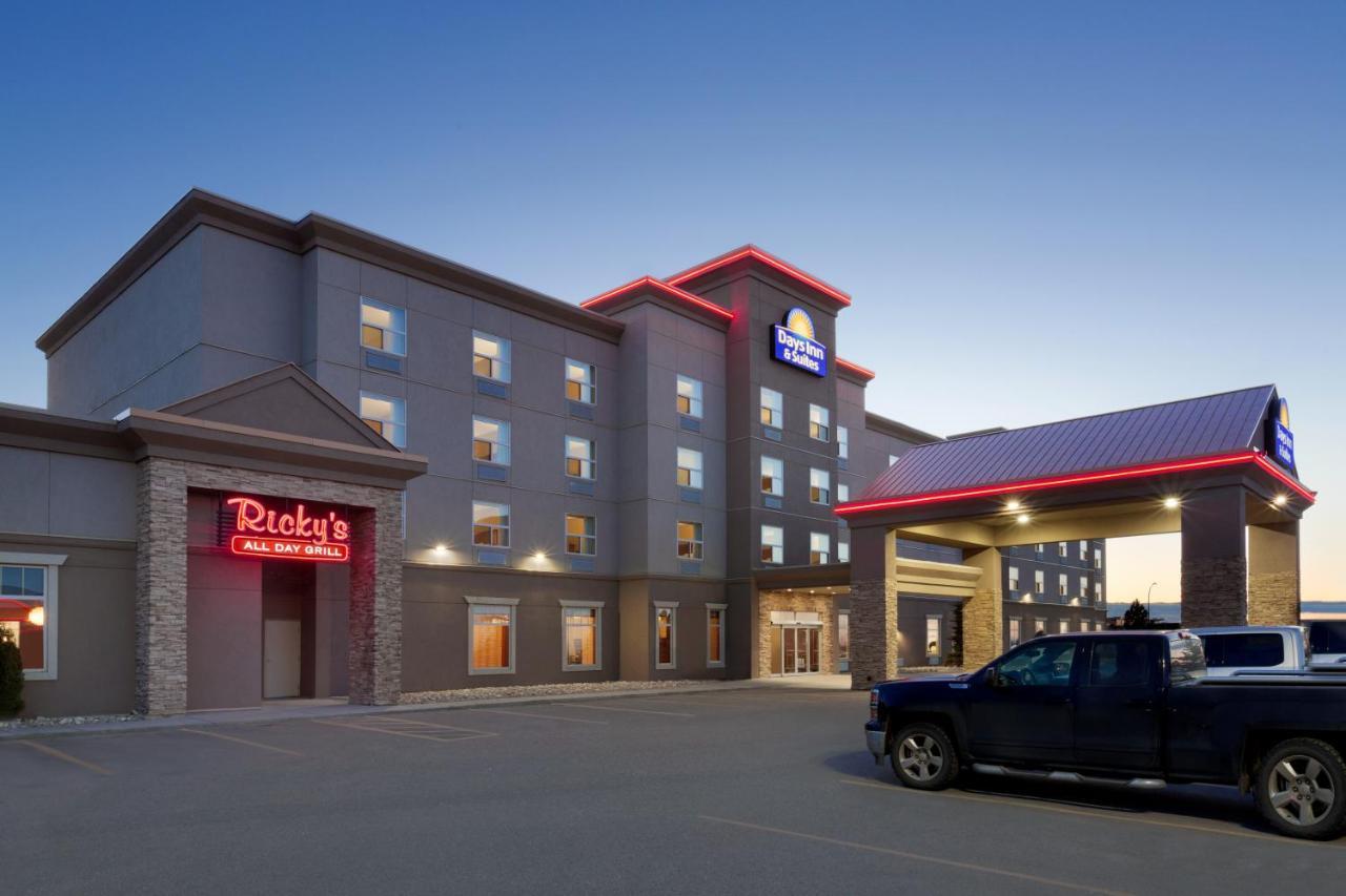Days Inn & Suites By Wyndham Edmonton Airport Leduc Esterno foto